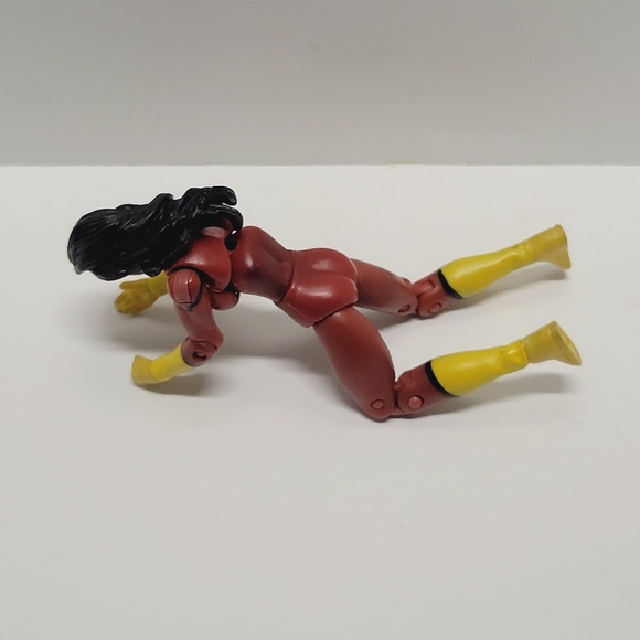 Hasbro Spider-Woman Marvel Universe 3.75" Action Figure - Picture 4 of 8